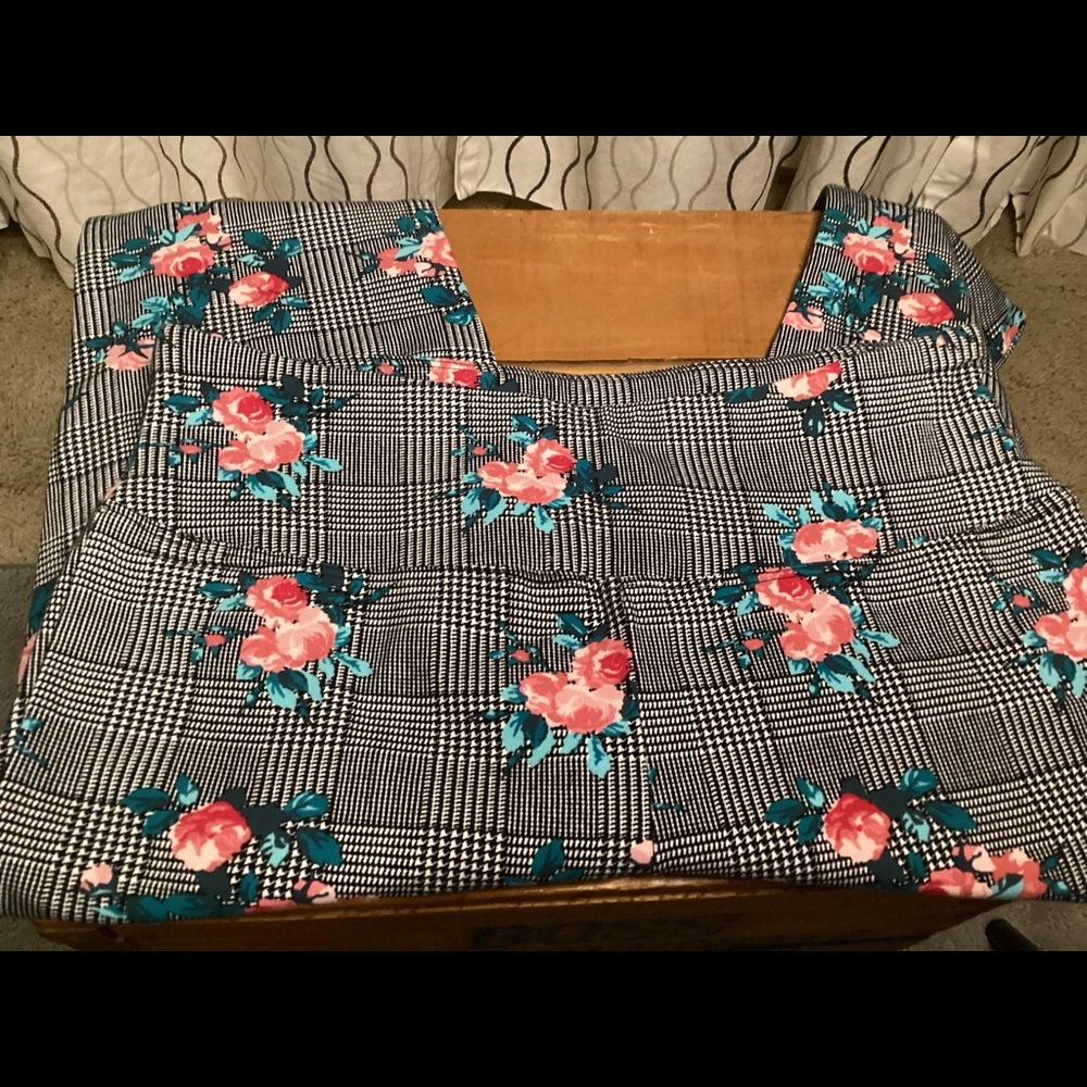 INC Shaping Floral Printed Leggings